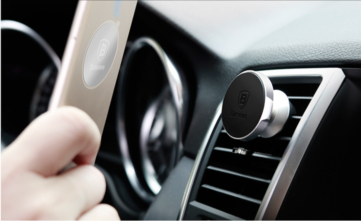 Best 360 degree rotating mobile phone car holder Magnetic car phone holder Small ear outlet